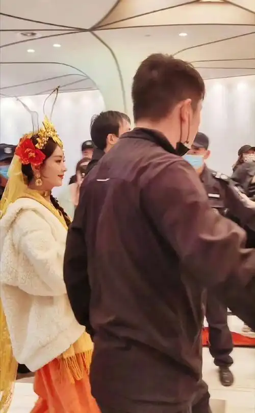 赵丽颖的这种五官面相真的超级适合这种古装扮相,太美了.