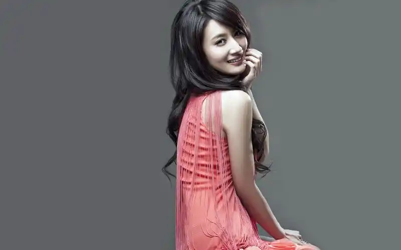 苦情女王郭珍霓简约时尚温馨甜美写真桌面壁纸(二)