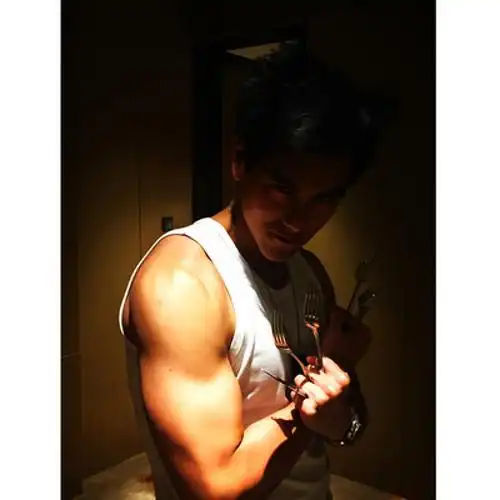 偷心之狐锻炼励志背景图彭于晏健身海报男神彭于晏海报影视帅哥肌肉男