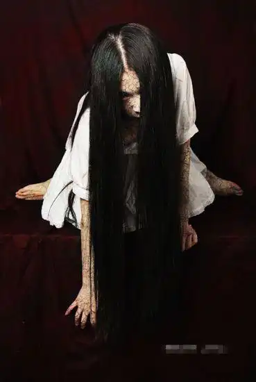 贞子造型,长发是必须《僵尸道长》对于喜爱看香港电视剧的人并不陌生