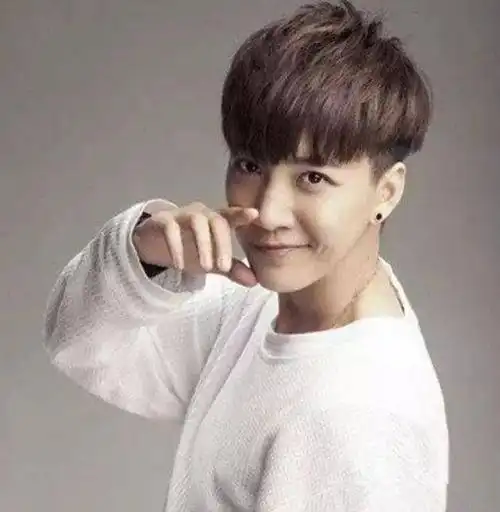 男生春天适合剪什么发型3款发型清新帅气