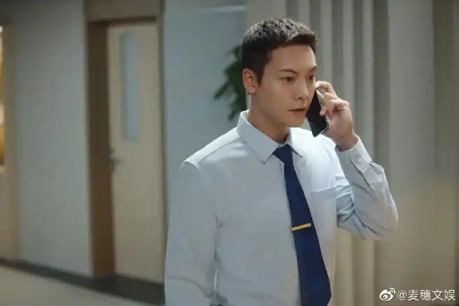 陈伟霆饰演靳时川来报道##陈伟霆新剧照亮你