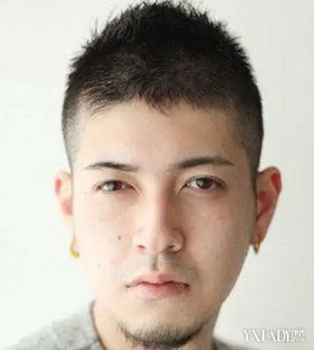 男生发型两边铲掉图片夏季要的就是清爽和个性