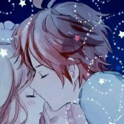 拥抱在一起的情侣头像两张