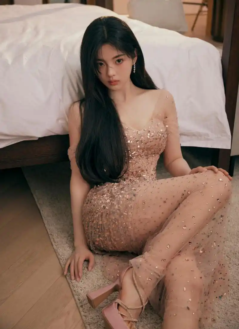 杨超越最新物料