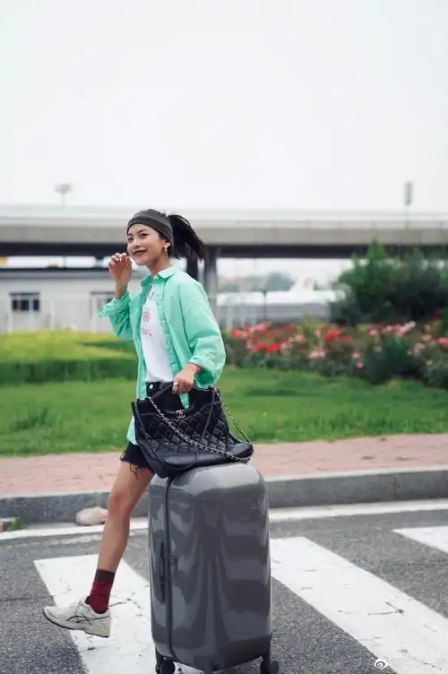 机场拍照 ##拍照姿势##机场穿搭