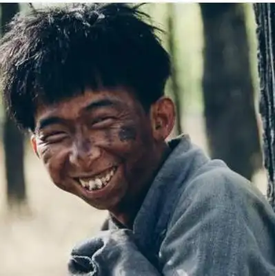 他被称作娱乐圈最丑男人20年不火转身做导演现身价10个亿