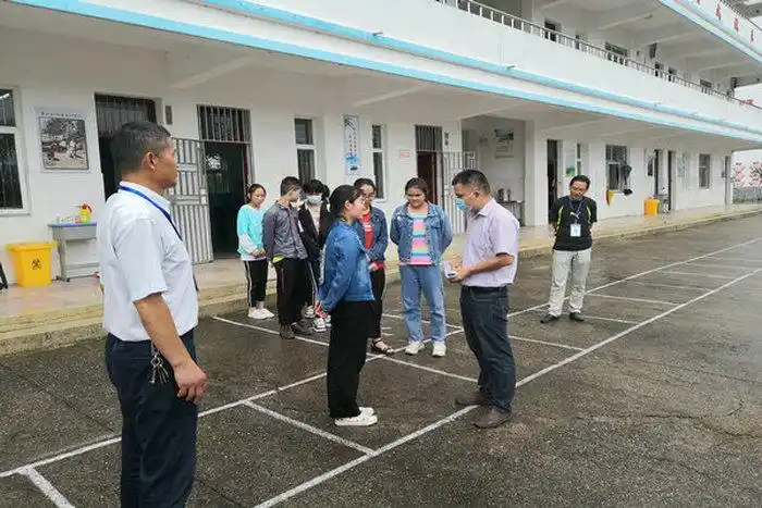 滁州市,区教体局创城办专项督查章广中学创建"文明校园"工作