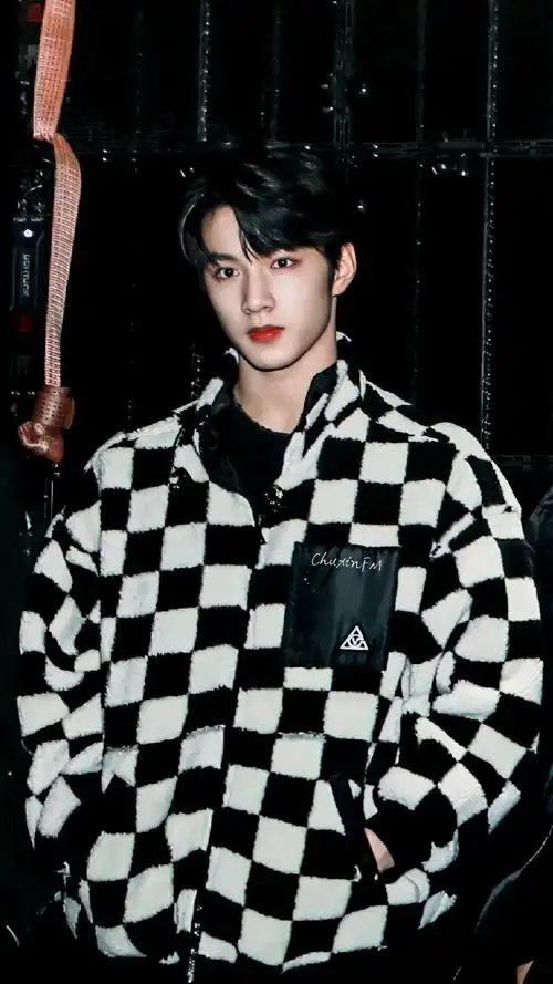 我18楼的大姐们可以分享刘耀文的神图迈