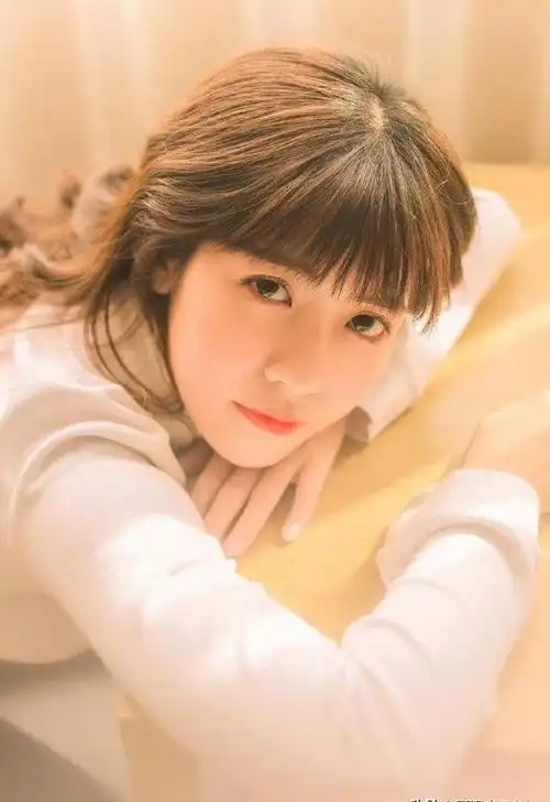 赖美云紧身牛仔裤加上玉足 好喜欢|发型|刘海|王子|劈叉|闺蜜_网易