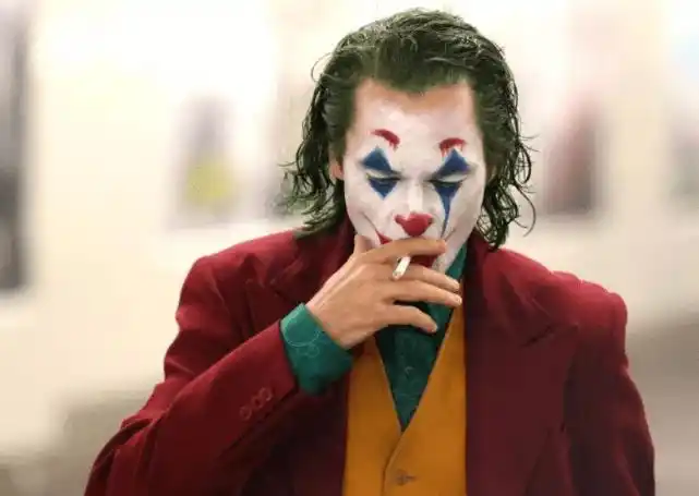 漫威英雄反派抽烟4大名场面!