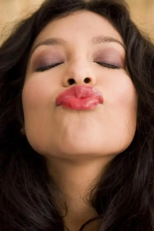 白天,正面,欧洲,欧洲人,仅一个年轻女性,仅一个女性,仅一个人,嘟嘴