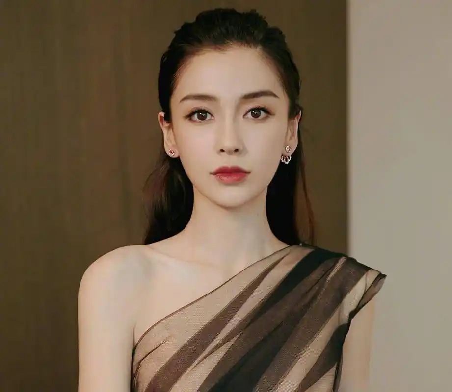 那些生完孩子,身材依旧性感的女明星们,你们真的是认真的么?