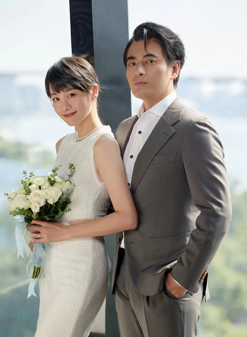 陈龙娇妻章龄之受伤后晒照淤青红肿触目惊心遭破相仍美丽