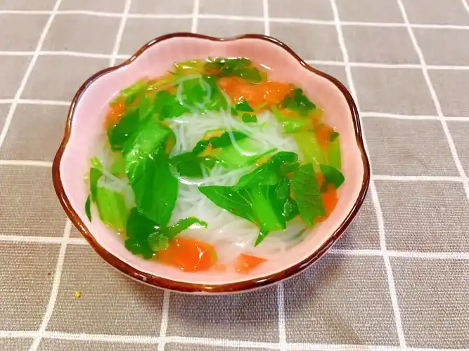 三鲜面 午点:   抹茶饼 晚餐:米饭  白菜炒肉片 清炒萝卜丝酸汤