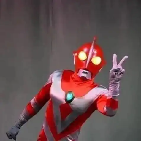 我男朋友之前天天用自己照片当头像,突然换了一个奥特曼的是不是和别