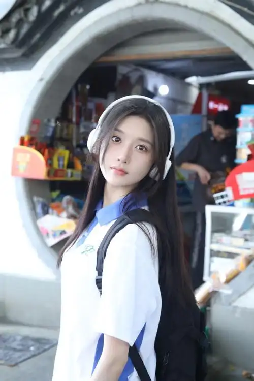 陈意涵estelle超话青春的每一帧,都是独一无二的梦当微凉的风刮过