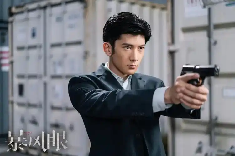 专访暴风眼演员刘芮麟对国安卫士肃然起敬