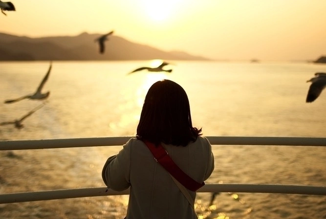 心理测试选一个你认为最孤独的背影测你有没有抑郁症