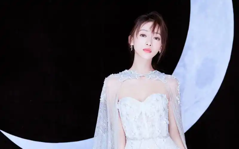 吴谨言唯美仙气写真桌面壁纸