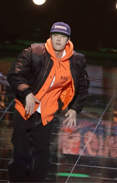 王一博 9785##王一博跳街舞