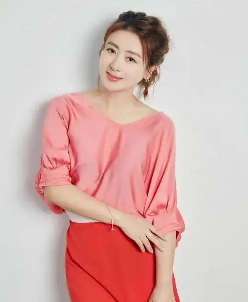 小李琳:2段婚姻,二婚嫁给小6岁的穷小子,丈夫乐做"软饭男"