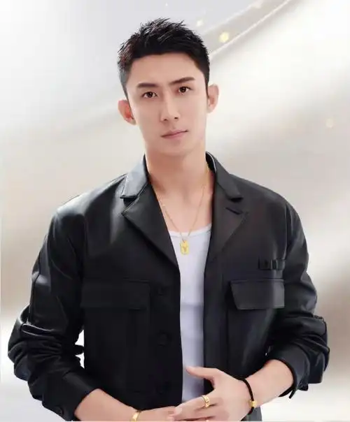 黄景瑜 无语的时候真的会笑#好家伙!这有点过分可爱了哦!