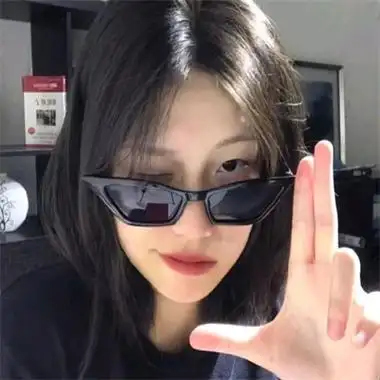 贼拉风很酷的戴墨镜女头 戴墨镜冷酷女头合集