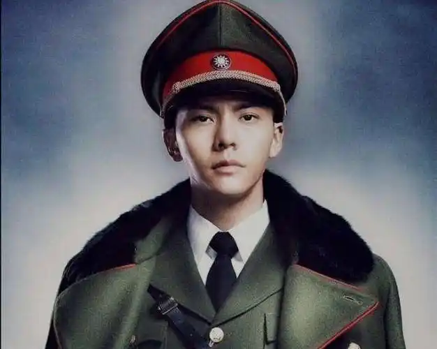 男明星穿军装,张若昀帅气,最后一个你可能想不到