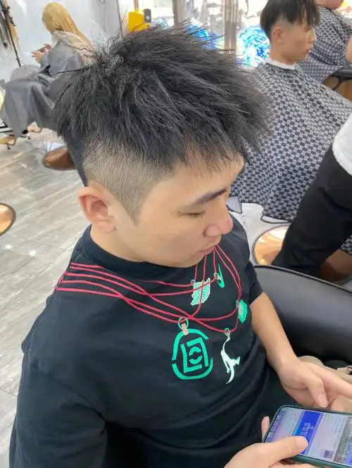 三水锡纸烫男士烫发推荐