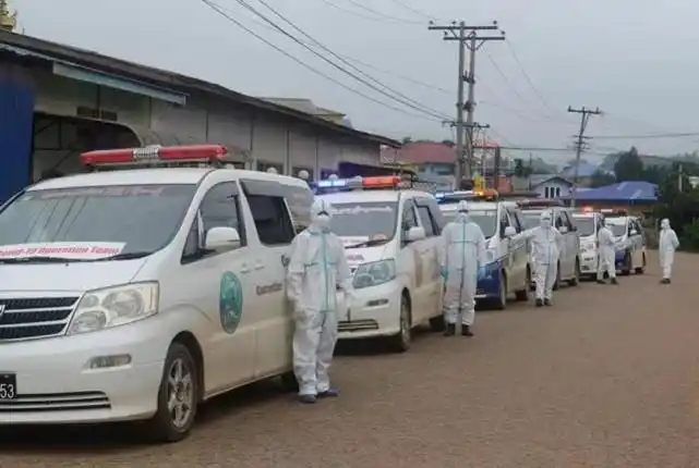 德尔塔病毒横扫越南胡志明救护车排成长龙大批尸体被连夜火化