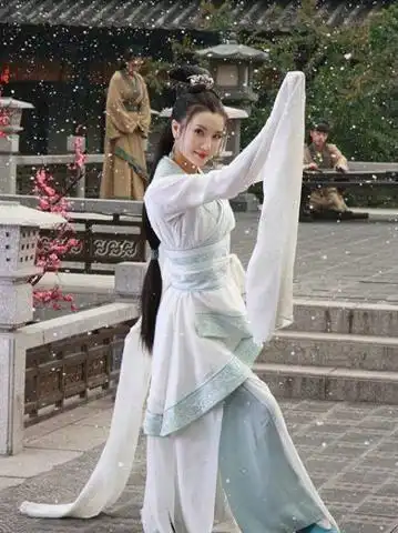 古装剧中翩翩起舞的女星 刘亦菲美出新高度