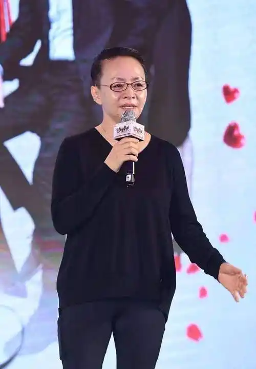 62岁宋丹丹身材太棒了!