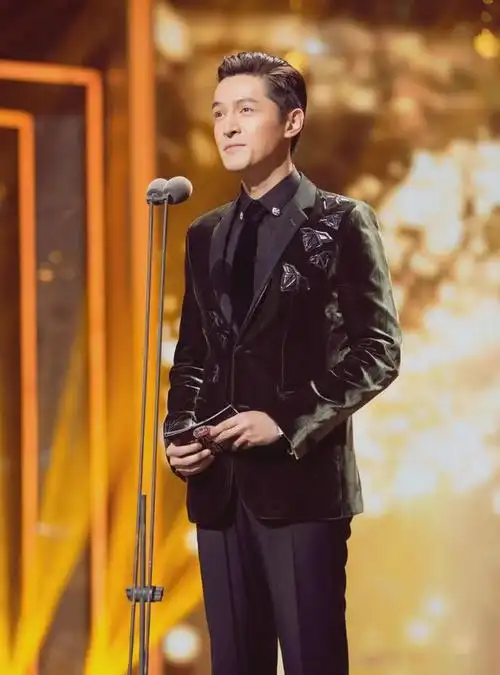 胡歌官宣当爸爸了.|杨幂|美女|江疏影|胡歌老婆_网易订阅