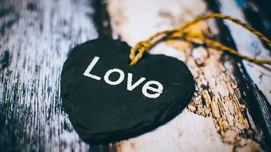 唯美好看的心形动态壁纸