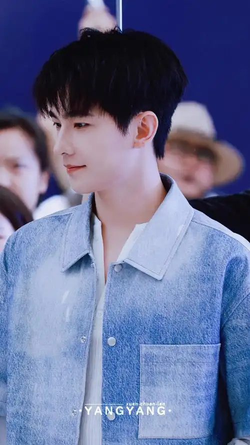 杨洋打卡西安青岛白啤生活家营地##青岛啤酒白啤代言