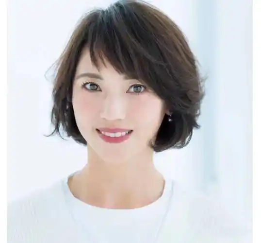 适合50岁大圆脸女人的发型选择适合自己的发型才更显年轻