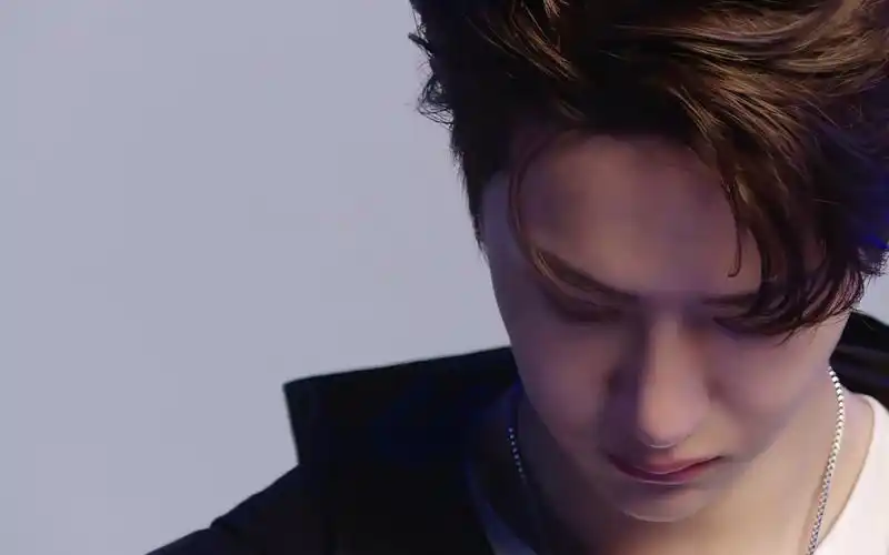 【王一博】one more try 海报拍摄花絮【4k】_哔哩哔哩_bilibili