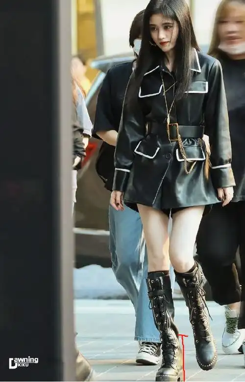 鞠婧祎为了显高真是拼了她为美踩过的高跷鞋最低8cm