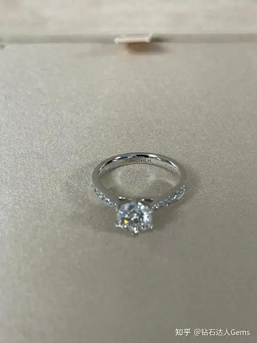 一克拉结婚钻戒一般多少钱