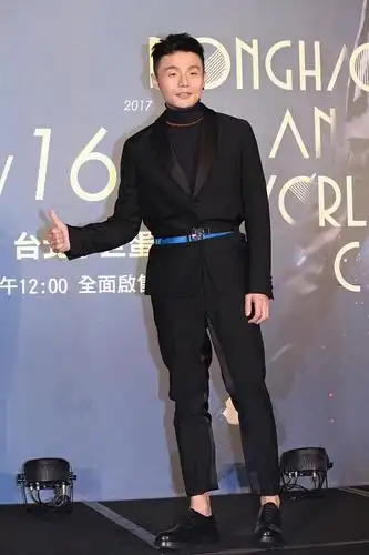 杨丞琳传负面李荣浩霸气护女友 结婚不会偷偷摸摸