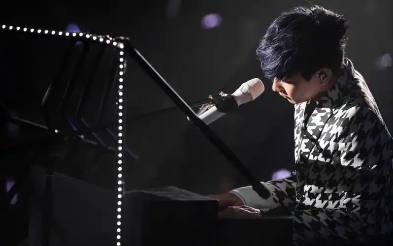 【林俊杰】圣所演唱会香港站粤语演唱《明年今日》 talk,又一个神级