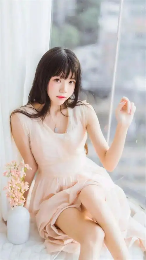 梦幻白嫩美少女空灵女神清纯写真