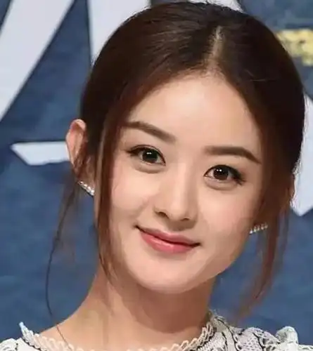 赵丽颖出道10年从村姑逆袭女神!从包子脸到明星脸?