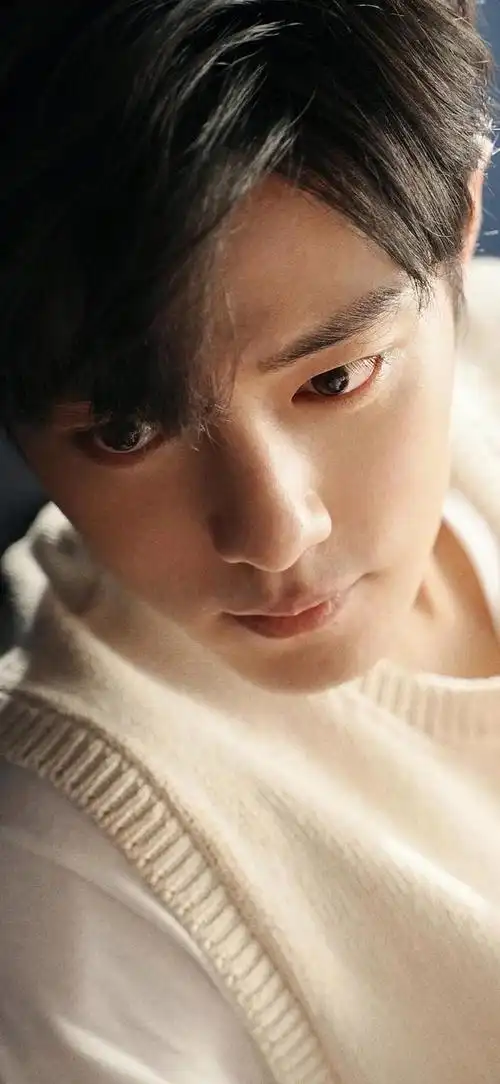 肖战一眼就惊艳的照片——肖战惊艳美图100张无水印横图-天晟网