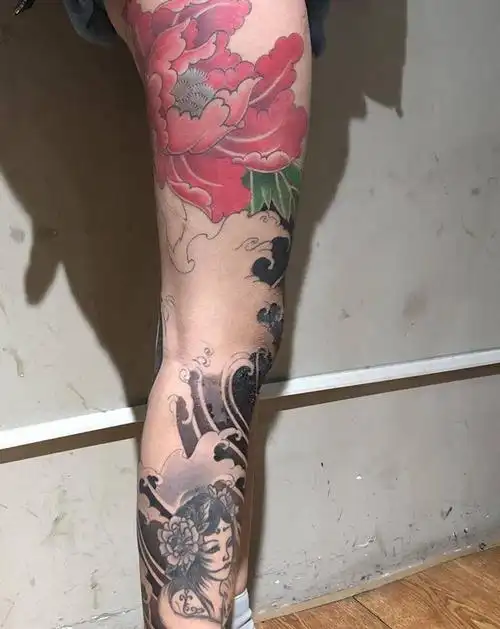 花腿纹身图片_腿部老传统纹身图案