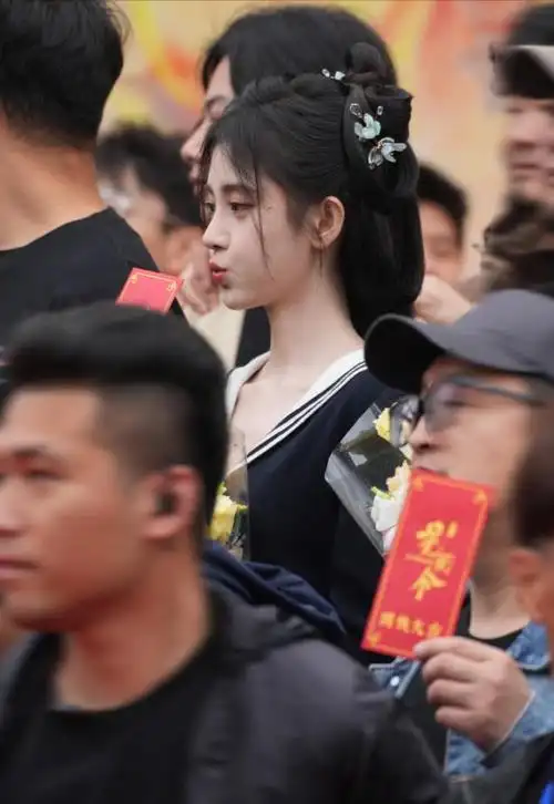 《与凤行》小荷一出场,才知什么是灵气逼人|鞠婧祎|赵丽颖|郑合惠子