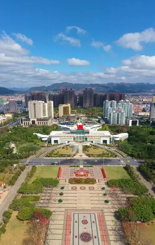 早安,贵港!我在新世纪广场等你