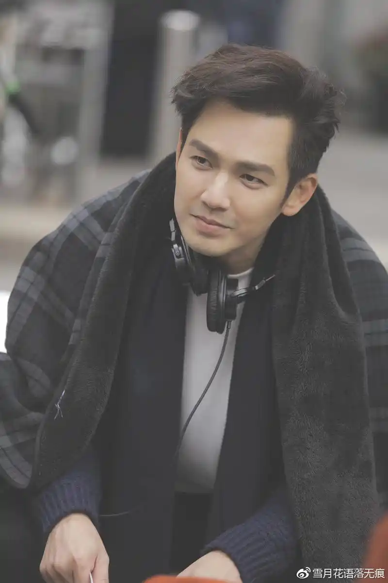 一路繁花相送 这些岁月的馈赠与承载幸福的时光…@钟汉良