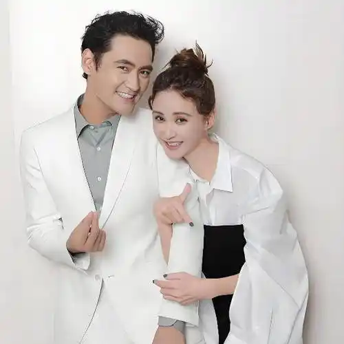 直到后来的节目中,袁弘的妻子透露有一个女性曾尝试追求他,但未能成功